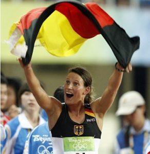 Olympiasieg für Lena Schöneborn