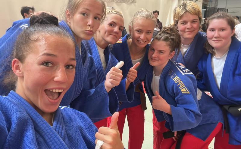 Judo-Damenmannschaft der SSF Bonn gewinnt Verbandsliga Aufstiegsrunde