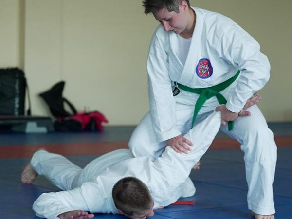 Sicherung eines Angreifers am Boden (Foto: Jan T. Taufer)