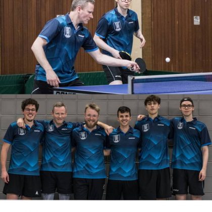 Böhm/Burgunder im Doppel sowie das Team der 1. Herren (Foto: Uwe Tietz)